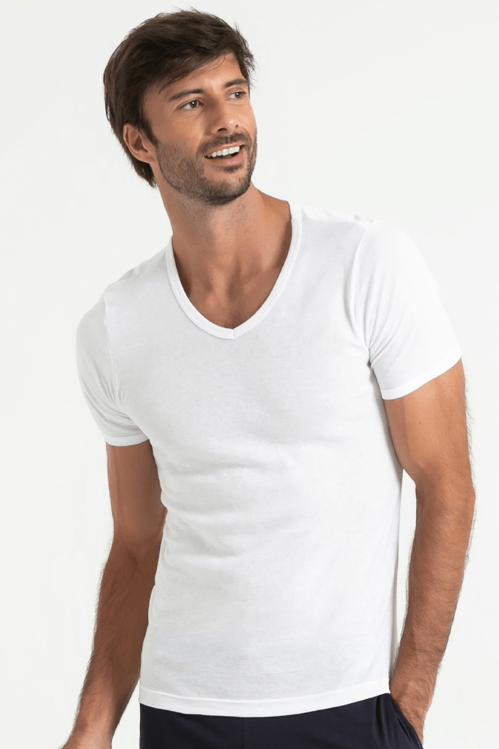 888.375_BR_001_Camiseta-Rib-1x1-Gola-V.png