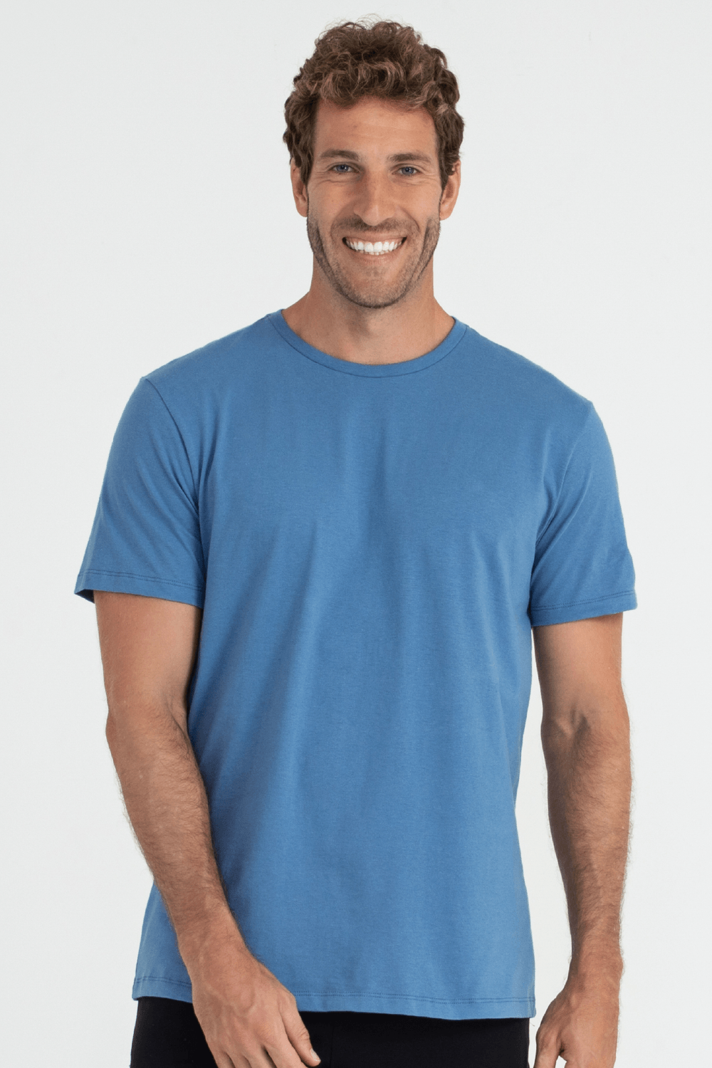 888.3728_AZ_001_Camiseta-100--Algodao-Premium.png