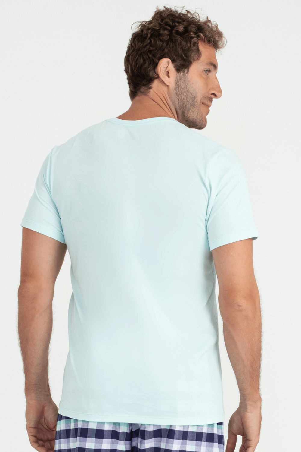 888.3729_VD_002_Camiseta-Algodao-Pima-Gola-V.png